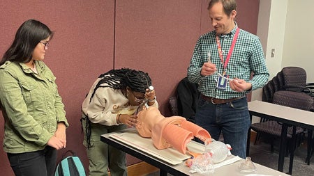 High School Students Learn About the Pulmonary System Through Discover Medicine Program - Education - Medicine in Motion News