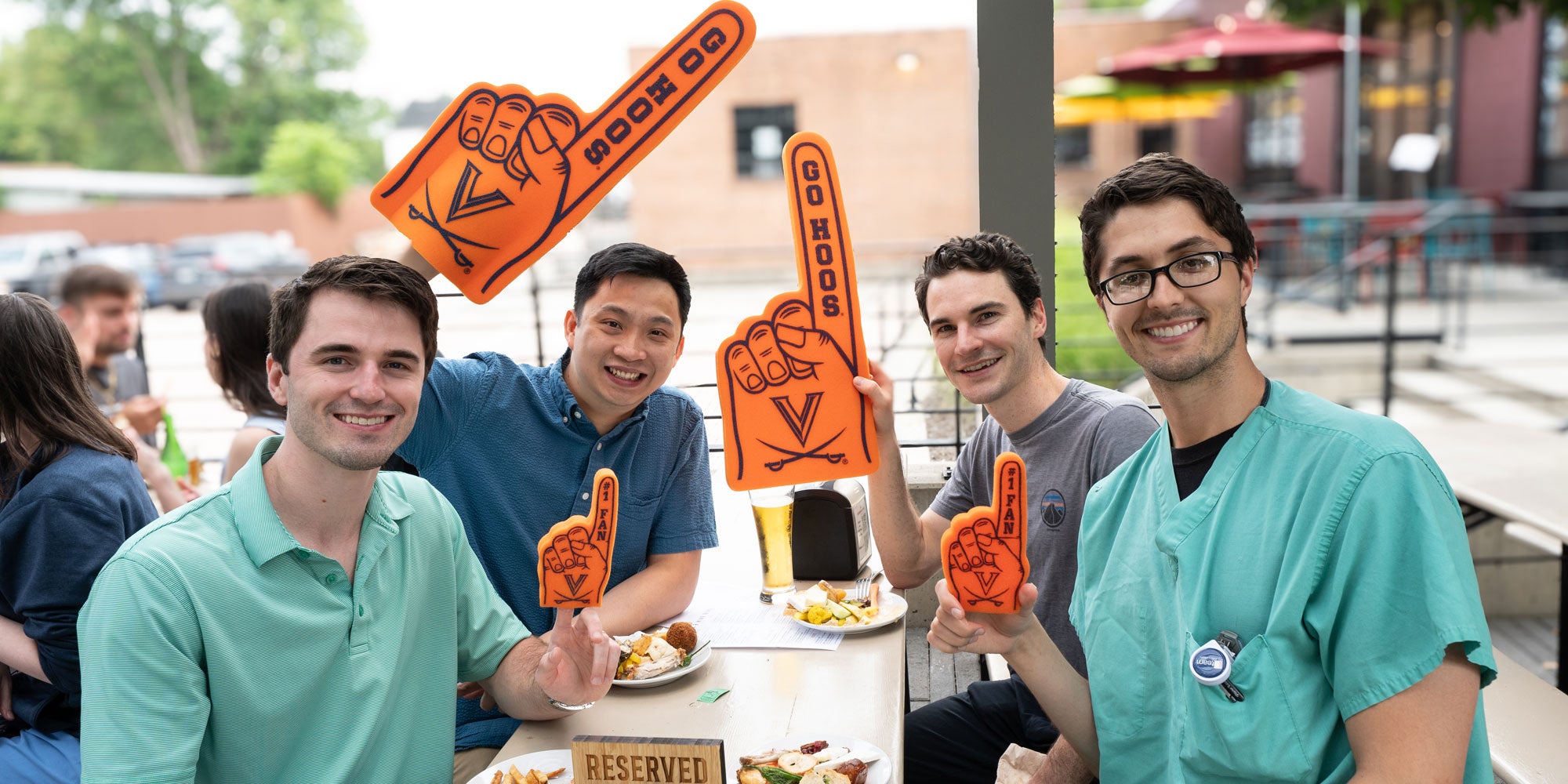 IR-Radiology holding No. 1 foam fingers
